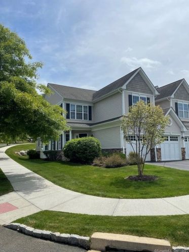 28 Hidden Brook Trl, Bethel, CT 06801-2348