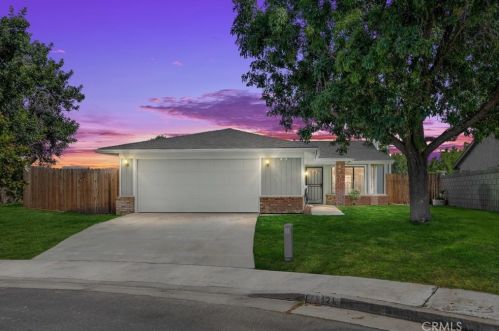 121 Chaparrel St, Tehachapi, CA 93561-2416