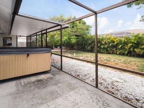 218 Bermuda Rd, Marco Island FL  34145-3969 exterior