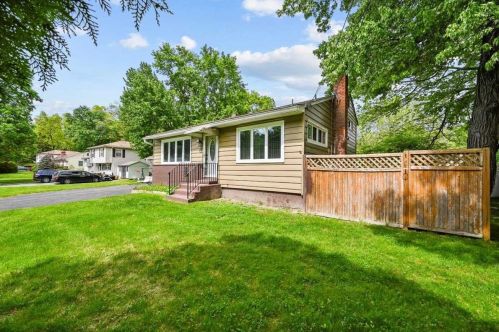 12 Lori St, Poughkeepsie, NY 12603-5816