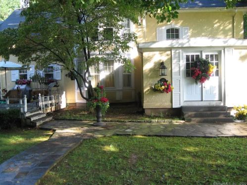 565 Lincoln St, New Britain, CT 06052-1801