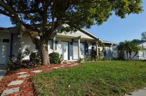 5143 Lazy Lake Cir, Orlando, FL 32821-8838