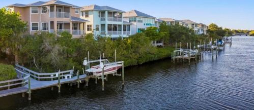 705 Shakett Creek Dr, Nokomis FL  34275-2252 exterior