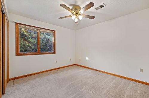 17 Brookside Dr, Mc Donald PA  15057-4401 exterior