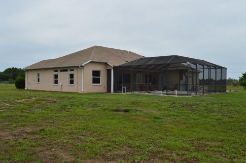 15639 Seth Country Ln, Wimauma, FL 33598-5528