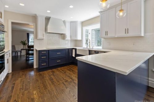 12 Falmouth Rd, Stamford CT  06903-2312 exterior