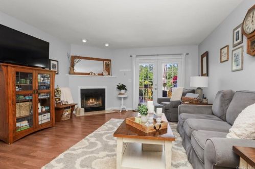 305 Covington Green Ln, Patterson, NY 12563-2414