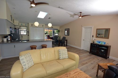 27211 Sun Aqua Ln, Bonita Springs, FL 34135-4761