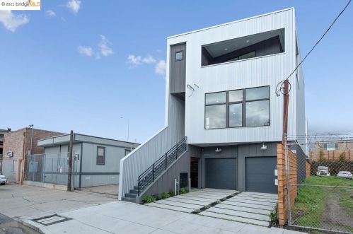 3428 Helen St, Oakland, CA 94608-4030