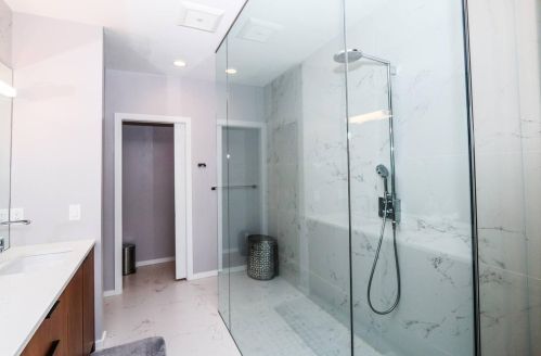 2872 Erie Ave, Cincinnati OH 45227-2735 exterior