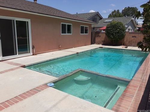 2128 Guerne Ave, Simi Valley CA  93063-2728 exterior