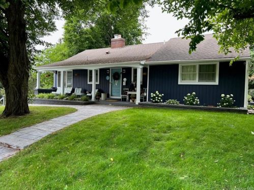 28 Overlook Dr, Warwick NY  10990-1817 exterior