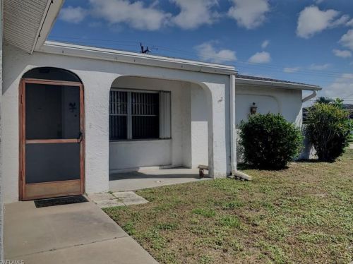 1321 26th Ter, Cape Coral, FL 33904-5731