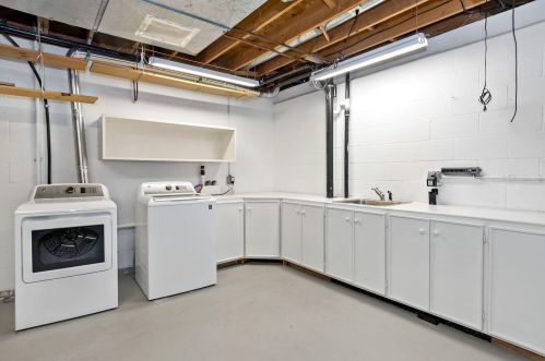 1209 Oenoke Rdg, New Canaan CT  06840-2613 exterior