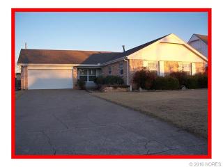 736 Crestland Dr, Bartlesville, OK 74006-8831