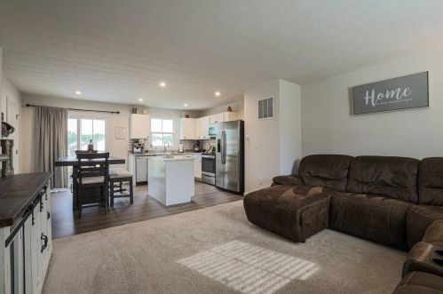 145 Wooded Ridge Dr, Amelia OH  45102 exterior