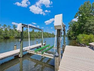 7764 River Landing Dr, Milton, FL 32583-8602