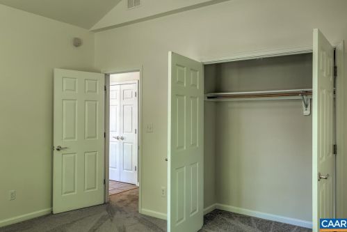 17 Shortwood Cir, Bybee VA  22963-2747 exterior