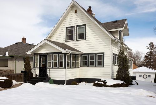 4231 Minnehaha Ave, Minneapolis, MN 55406-3303
