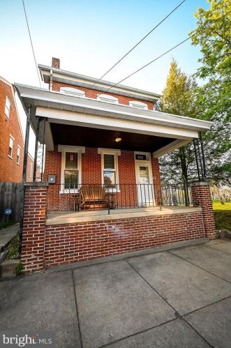 241 Charlotte St, Pottstown, PA 19464-5307