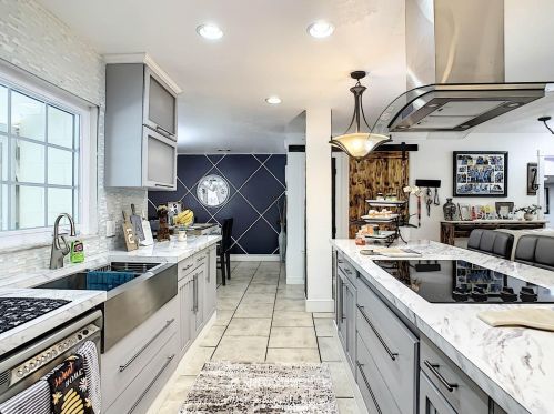 2425 Franklin Dr, Kissimmee FL 34744-2725 exterior