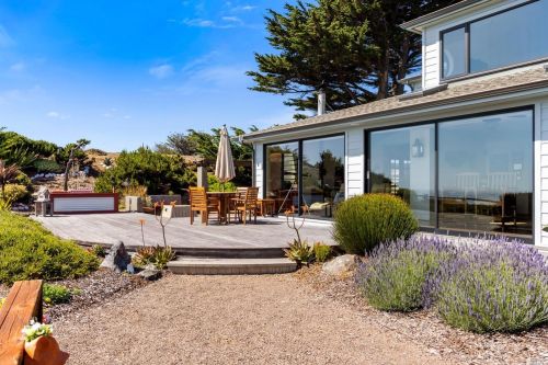 14240 Headlands Point Way, Mendocino CA  95460-9612 exterior
