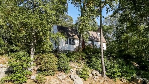 6 Madeline Dr, Ridgefield, CT 06877-2209
