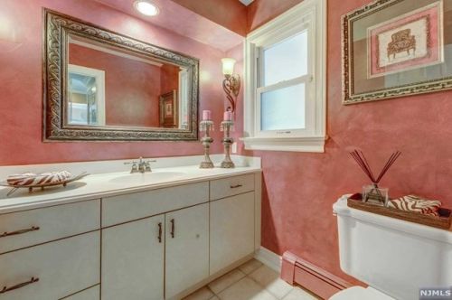 432 Hillside Ave, Allendale NJ  07401-1113 exterior