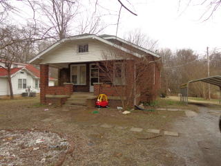 1011 Dunlap St, Paris, TN 38242-5312
