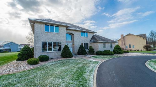 9121 Schillton Dr, Dyer, IN 46373-9375