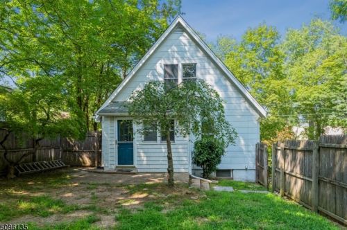 33 Gregory Ave, Greystone Park, NJ 07950-2309