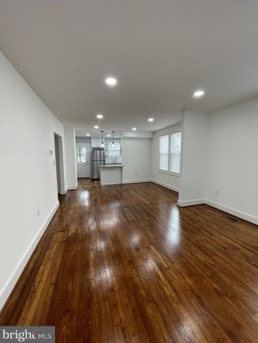 618 Wolfe St, Fredericksburg, VA 22401-5736