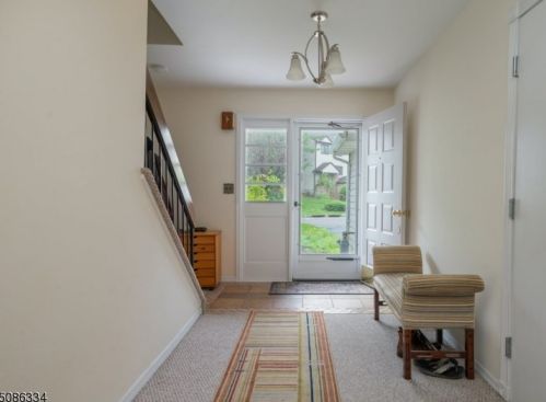 42 Stockton Ct, Greystone Park NJ  07950-1283 exterior
