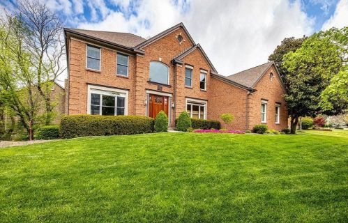 4486 Classic Dr, Cincinnati, OH 45241-2208