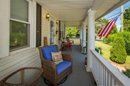 26 Wetherell St, Manchester CT  06040-6401 exterior