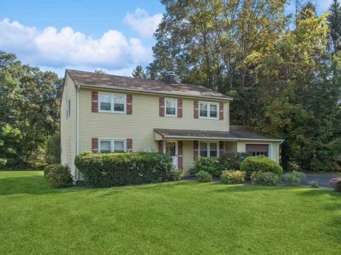 22 Brown Rd, New Hamburg, NY 12590-6018