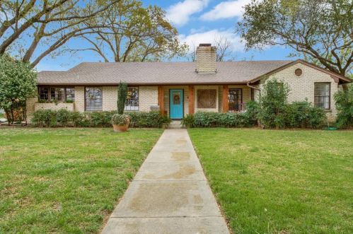 9262 Forest Hills Blvd, Dallas TX  75218-3631 exterior