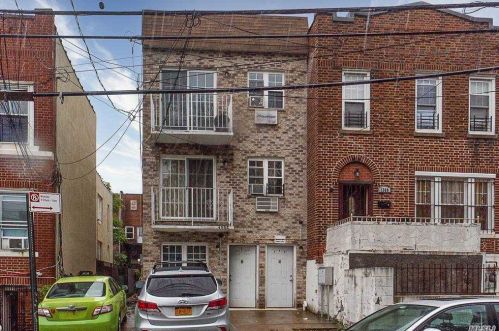 1305 Needham Ave, Bronx, NY 10469-1512