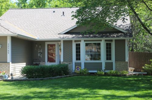 12145 Kenyon Ct, Minneapolis, MN 55449-5460