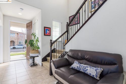 415 Sonnet Ct, Oakley CA  94561-5087 exterior