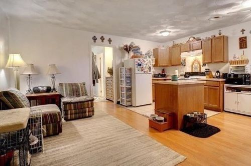 211 Skyway Dr, Euless, TX 76040-4344