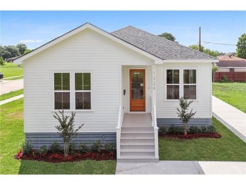 1229 Perrin Dr, Arabi, LA 70032-2163