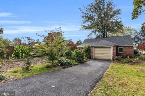 2124 Chestnut St, Camp Hill, PA 17011-5410