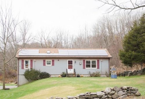 71 Millbury Rd, Sutton MA  01590-1820 exterior