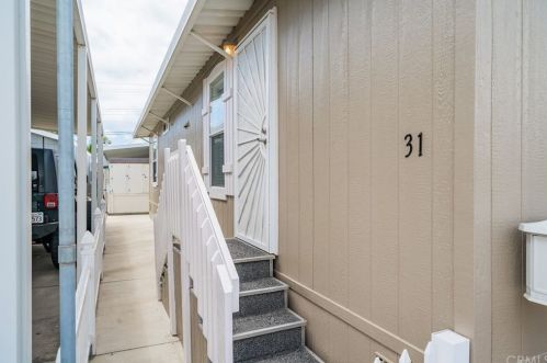 4861 Lincoln Ave, Cypress CA  90630-2664 exterior