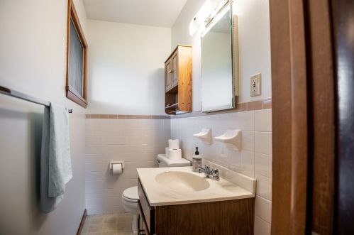 12 Redwood Dr, Greenville PA  16125-1130 exterior