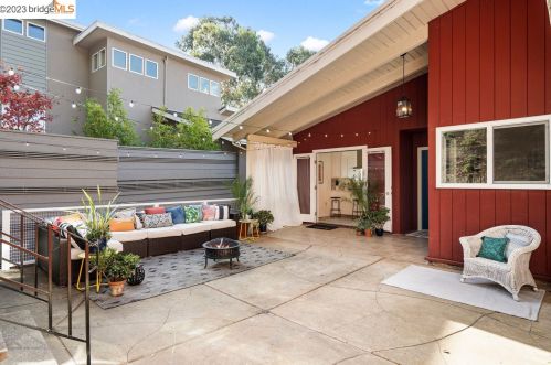 3557 Klamath St, Oakland CA 94602-4126 exterior