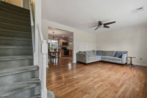 53 Burch Dr, Greystone Park, NJ 07950-2112