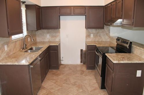 5821 Sea Breeze Ln, Fort Worth, TX 76135-2069