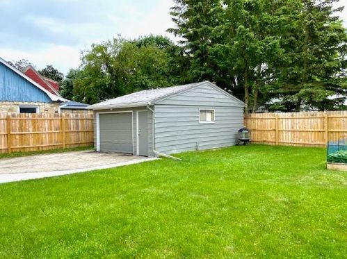 1901 Wall St, Waukesha WI  53188-2829 exterior